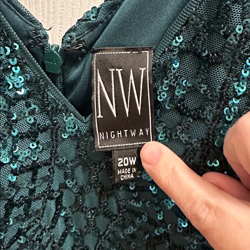 Formal/Prom Sequin V-Neck Dress Emerald Green - Picture 5 of 6